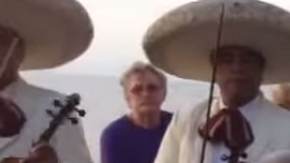 Ruben Aguirre y Florinda Meza se volvieron a ver y para cerrar con broche de oro cantaron "Somos cursis".