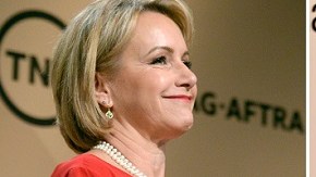 La actriz Gabrielle Carteris
es la vice presidenta ejecutiva del SAG-AFTRA, sindicato que busca proteger los salarios y derechos de actores de habla hispana como Kimberly Dos Ramos y Eugenio Siller.