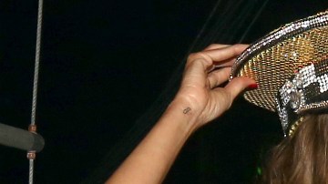 La colombiana sorprendió a los asistentes con su colaboración con el rapero.