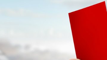 El futbolista que cometió el delito se encuentra prófugo de la justicia.