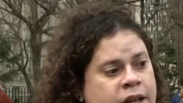Jennifer Louise López denuncia que la atacaron en un tren D en dirección upwtown.
