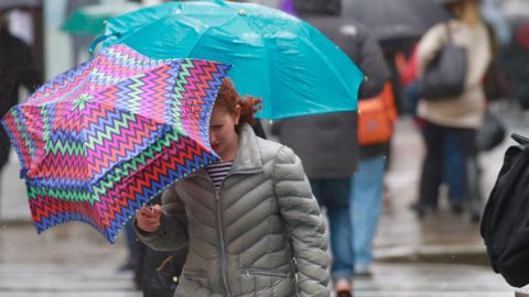 Meteorólogos le piden a los residentes de Louisiana hasta Florida que tengan precaución.