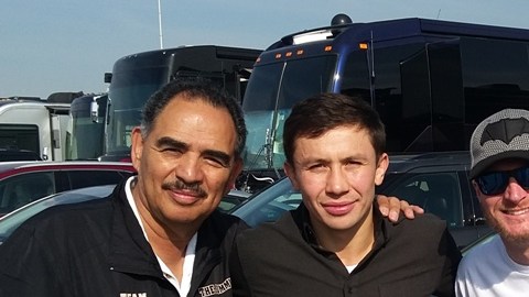 'GGG' pasó un día en las carreras.