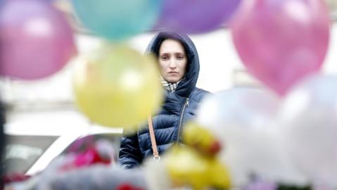 Honran la memoria de la menor asesinada por su niñera.