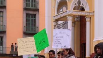 familiares y amigos de los 5 jóvenes desaparecidos en Tierra Blanca.