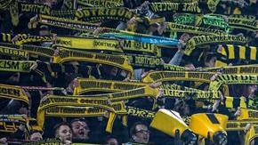 La del Borussia Dortmund es una afición sin igual. Su canto fue muy emotivo.