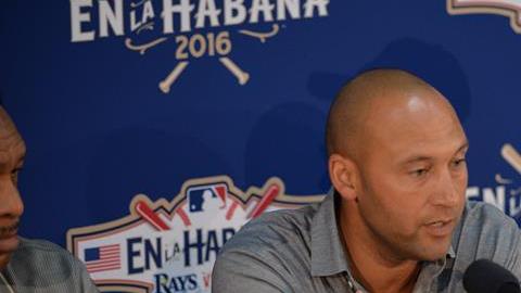 La leyenda de las Grandes Ligas, Derek Jeter, participa en rueda de prensa en La Habana sobre el partido este martes entre los Tampa Bay Rays y el Equipo Cuba.