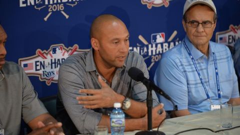 La leyenda de las Grandes Ligas, Derek Jeter, participa en rueda de prensa en La Habana sobre el partido este martes entre los Tampa Bay Rays y el Equipo Cuba.