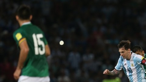 Messi, el esperado crack y sus genialidades ante Bolivia.