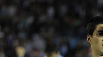 Luis Suárez vuelve a ser factor para Uruguay.
