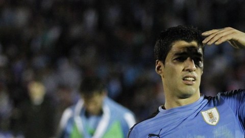 Luis Suárez vuelve a ser factor para Uruguay.