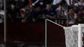Dani Alves salvó a Brasil del desastre en Asunción.