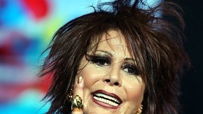 Alejandra Guzman y Julión Álvarez son algunos de los cantantes afectados por las amenazas de un grupo delictivo en México.