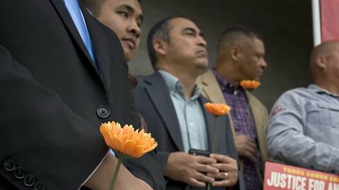 Familiares y amigos de Anastasio Hernández buscan justicia.