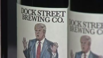 La cervecería Dock Street Brewer describe la bebida como una que tiene un sabor "amargo".