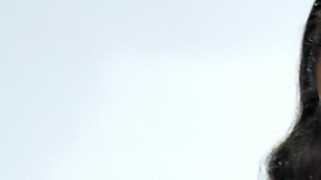 "Criticarlo y hablar sobre ello es lo único que podemos hacer para parar esto", ha dicho.