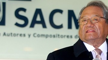 El cantautor Armando Manzanero no apoya la composición de más canciones sobre la vida de los narcotraficantes mexicanos.