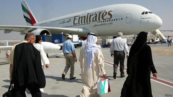 En algunos A380 de los vuelos ultralargos de Emirates hay suites privadas con baño.