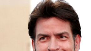 Sheen declaró sentirse muy contento por poder trabajar con su amiga Whoopi.