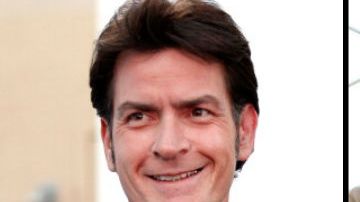 Sheen declaró sentirse muy contento por poder trabajar con su amiga Whoopi.