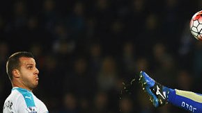 Okazai realizó un tiro de fantasía, el cual le ha dado prácticamente el título a su equipo.