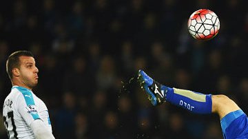 Okazai realizó un tiro de fantasía, el cual le ha dado prácticamente el título a su equipo.