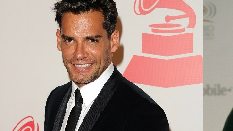 El chileno y el argentino interpretan al bueno y el malo de la última apuesta de Univision para las noches de lunes a viernes.