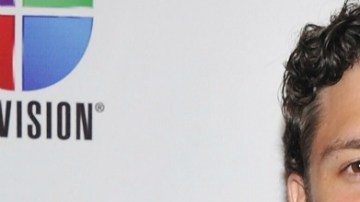 El actor y cantante quiere pasar página, pero sus fans no le dejan.