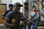 A la espera de cambios, los cubanos se vuelven expertos en el arte de “resolver”