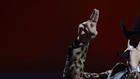 Polémica por video de Gerardo Ortiz.