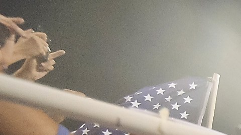 Omar González celebra la clasificación de Estados Unidos al Mundial de 2014 tras derrotar a México en septiembre de 2013 en el estadio de Columbus.
