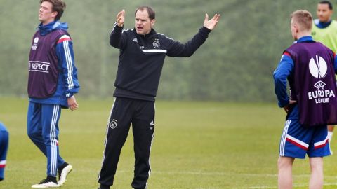 Frank de Boer, un entrenador muy intenso.