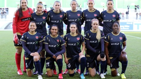 El equipo de Rosengard antes de un partido de UEFA Champions League ante el VfL Wolfsburg.