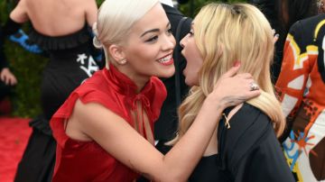 Parece que el extraño encuentro dio sus frutos. Rita Ora y Madonna se mostraron así de compenetradas en la última gala del MET.