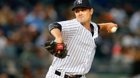 Andrew Miller durante un juego en Yankee Stadium en 2015.