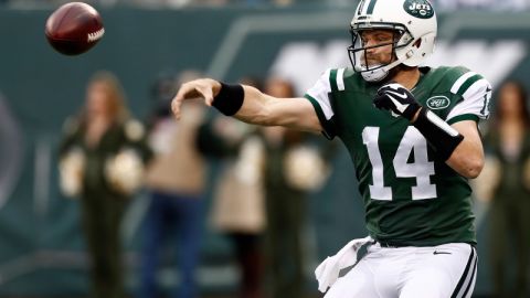 El quarterback Ryan Fitzpatrick tuvo una muy buena temporada 2015 con los Jets, pero no es seguro que siga vestido de verde en 2016.