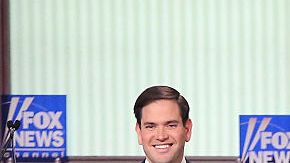 Marco Rubio, Donald Trump, el senador Ted Cruz  y el gobernador de Ohio John Kasich participan en un debate patrocinado por Fox News el 3 de marzo de 2016 en Detroit.