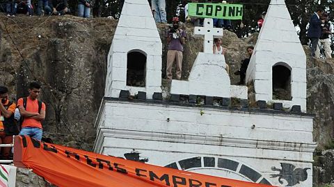 Cientos atienden al sepelio de la activista indígena hondureña Berta Cáceres.