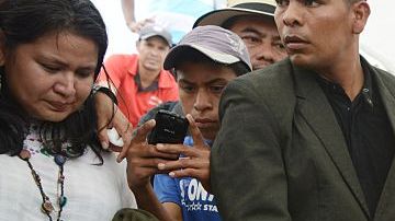 Se escucharon y leyeron consignas como "Justicia para Berta", "La lucha sigue", "Sangre de mártires, semilla de libertad" y "Berta volverá y será millones".
