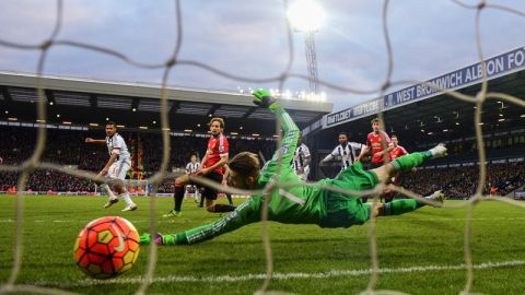 Este gol de Salomón Rondón le dio la victoria al West Bromwich Albion sobre el Manchester United.