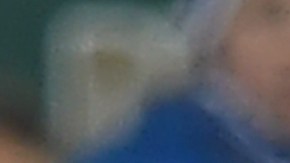 Diego Costa se encara con Garreth Barry y lo toma del cuello.