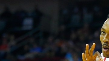Dwight Howard de los Houston Rockets, el nuevo 'sticky hands'.