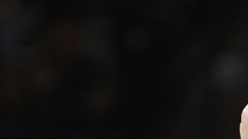 Los largos brazos de Danny Green molestaron a Stephen Curry en esta jugada. El astro de Golden State fue controlado por la defensa de San Antonio.