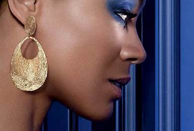 El maquillaje azul será uno de los protagonistas esta primavera./Cortesía L'Oreal.