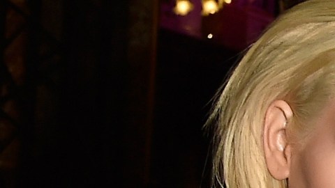 Algunas celebrities han criticado a Kim por dar un mal ejemplo a las jóvenes que la siguen en   esas redes.