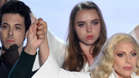 La cantante se ha convertido en una de las voces que lidera la campaña del gobierno para concienciar sobre  los abusos sexuales que suceden en las universidades del país.
