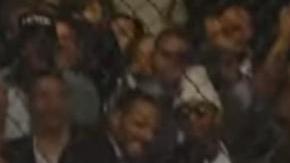 Eufórica lucía Miesha Tate tras dejar casi inconsciente a Holly Holm enla pelea estelar femenina de UFC 196.