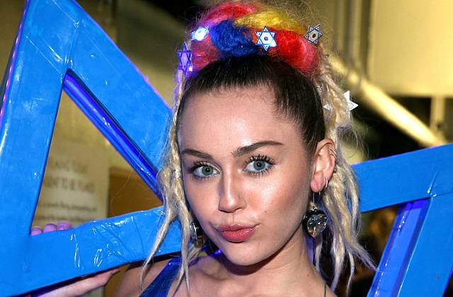 La polémica Miley Cyrus demostró no ser fanática de Donald Trump.