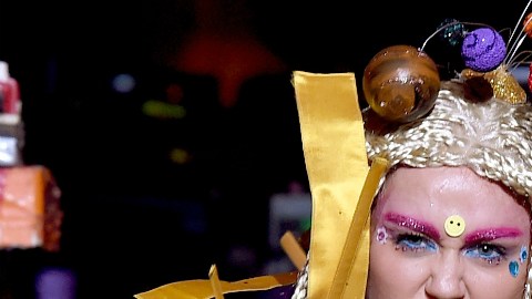 5 cambios de vestuario y tener a sus 6 perros como protagonistas son algunos de los detalles que la cantante quiere tener el día de su matrimonio.