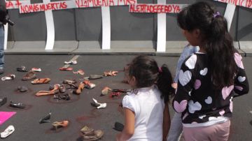 En el marco del Día internacional de la Mujer mujeres integrantes de organizaciones civiles marcharon hacia la Secretaría de Gobernación para demandar que se extienda la Alerta de Género en los otros 114 municipios del Estado de México.